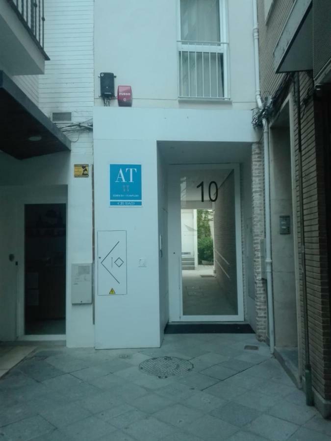 Apartamentos Rg Suites Plaza Del Salvador Sevilla Dış mekan fotoğraf